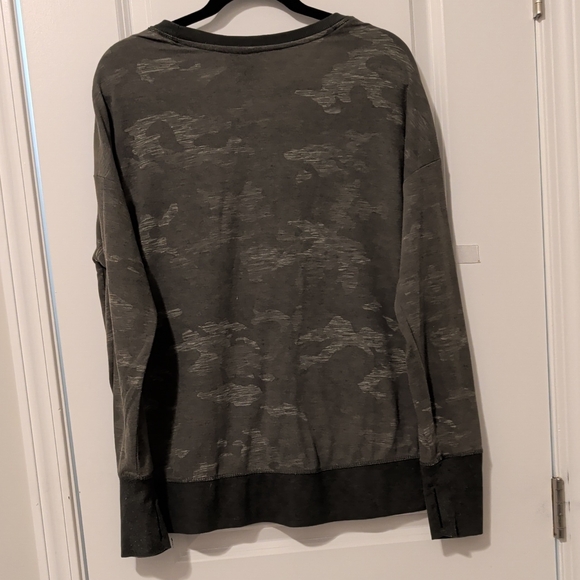 Avia Green Camo Women's  Sweatshirt - Picture 2 of 5
